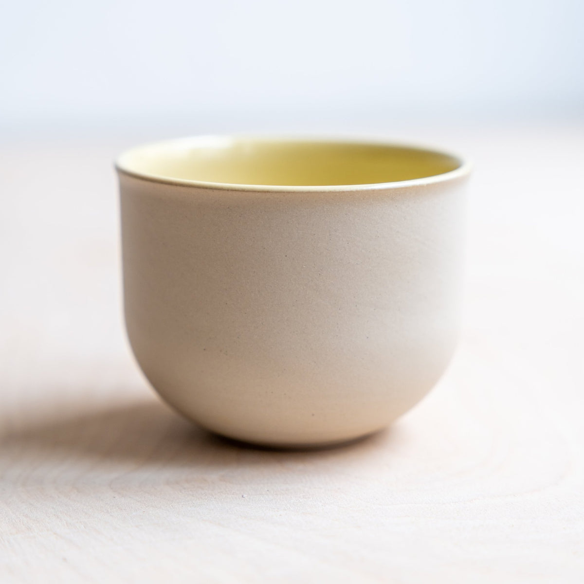 OCHA gelb | handgemachte Teetasse (Matcha) - Mura Mura Ceramics