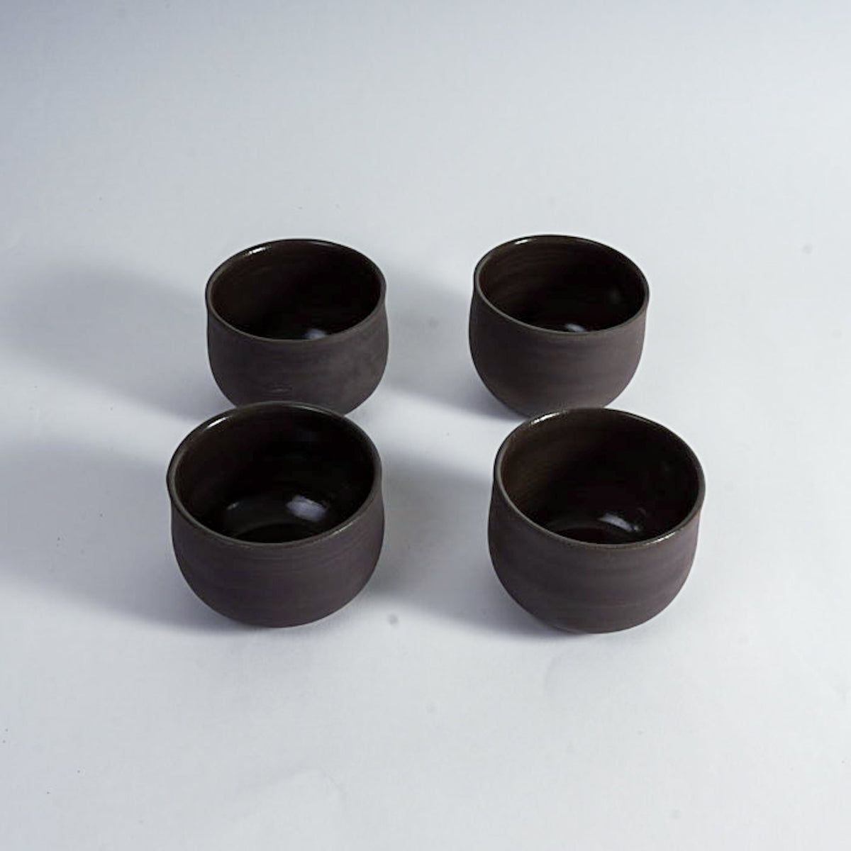 OCHA grau/schwarz | handgemachte Teetasse (Matcha) - Mura Mura Ceramics